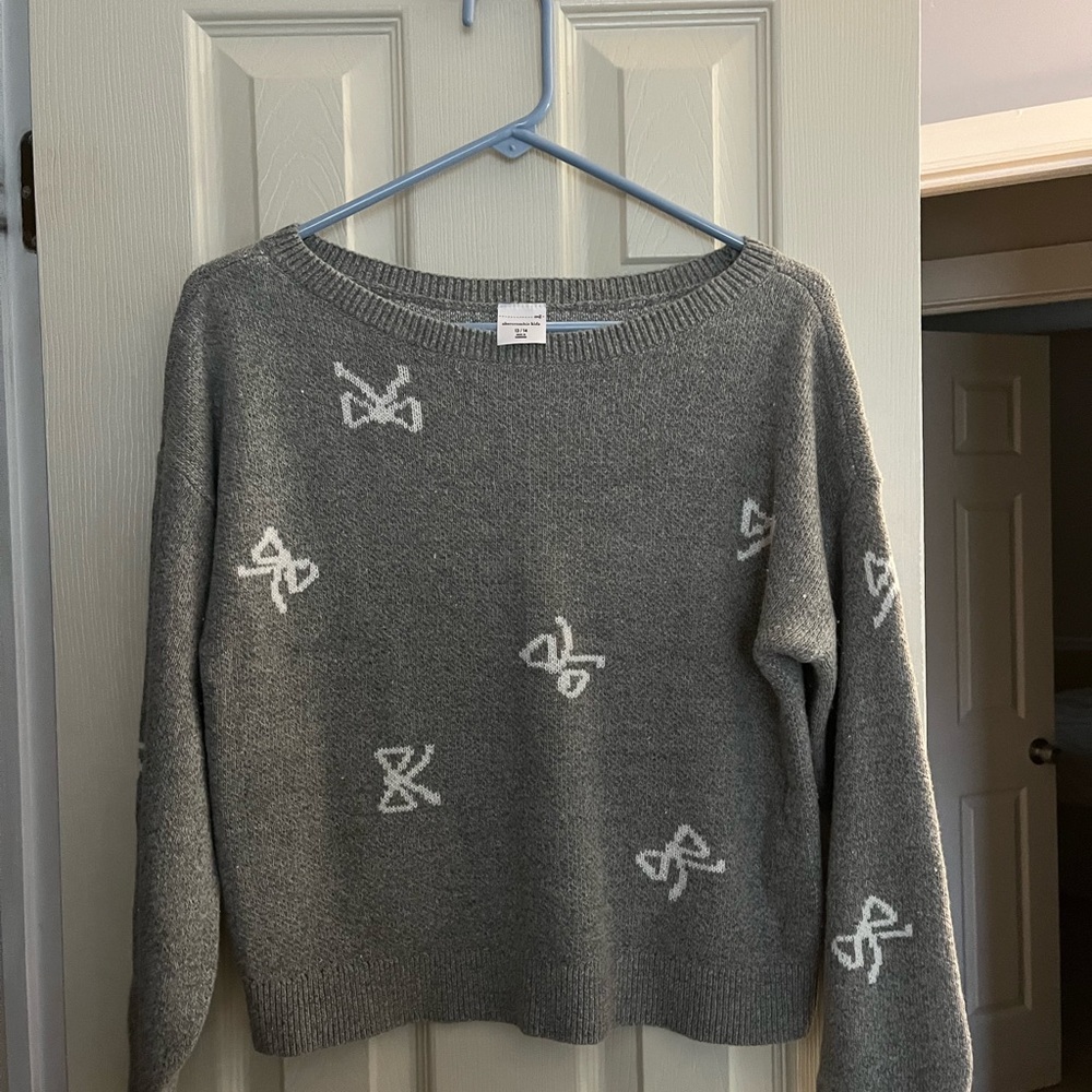 abercrombie kids Gray Crewneck Sweater with White Bow Accents